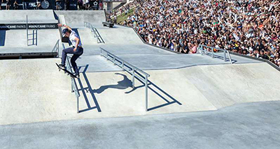 スケートボードハーフパイプ